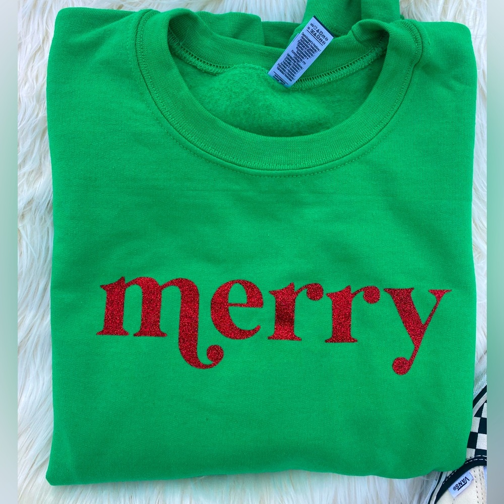 Boutique! 
MERRY festive sweatshirt. Glitter. Trendy. Green. M and L available